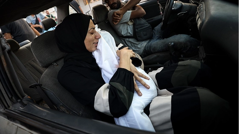 İsrail ordusu, ateşkese rağmen Gazze’ye saldırılar düzenlemeye devam ediyor