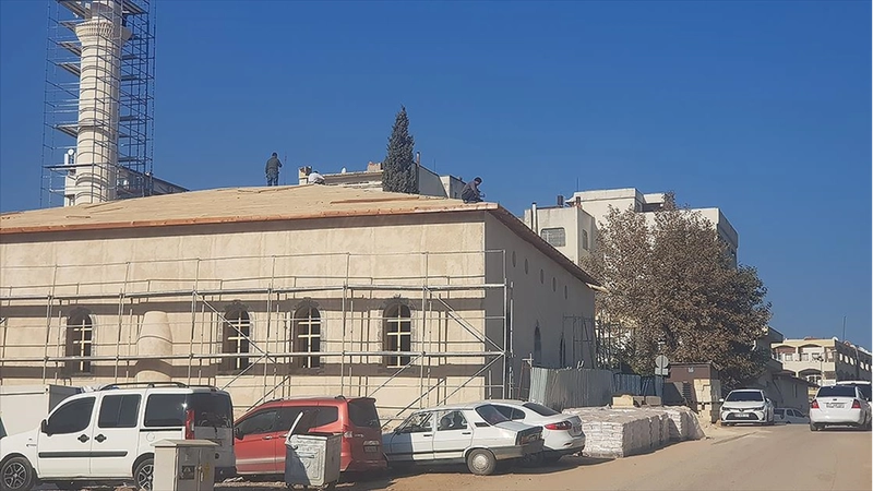 Depremlerde zarar gören 160 yıllık Dervişiye Camisi yeniden yükseliyor