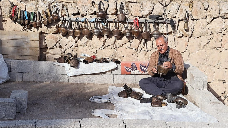 Eski çobanın sıra dışı çan koleksiyonu