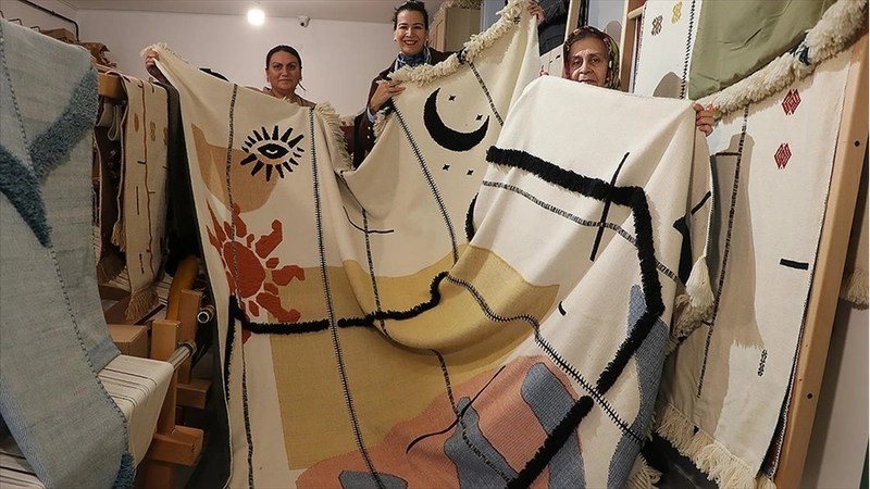 Tekirdağlı mimardan Karacakılavuz dokumasının dünyaya tanıtımına katkı