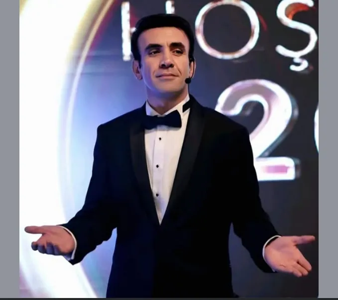 Mehmet Yılmaz Ak “Yeraltı” dizisiyle imza aşamasında