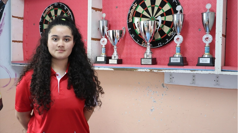 Milli dartçı Zehra Gemi, İngiltere