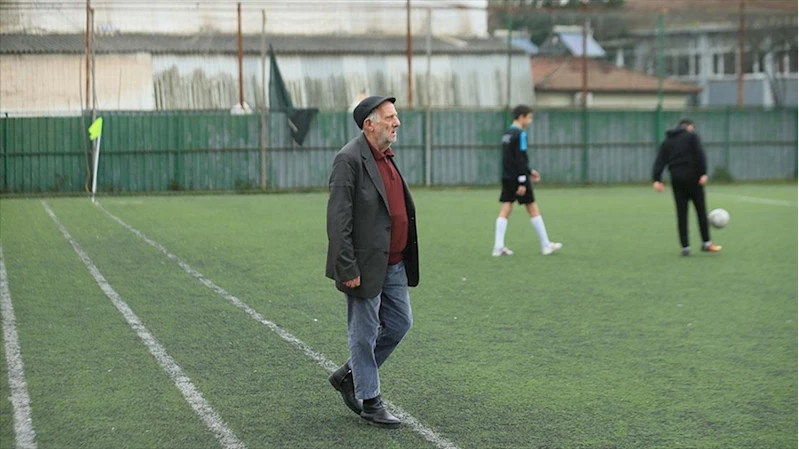 Futbol sevdalısı emektar köfteci, işi bıraktı 