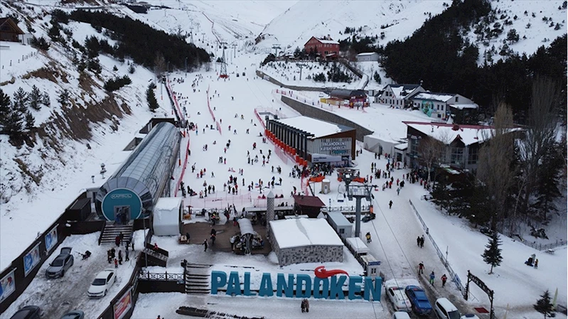 Kayak merkezlerinde en fazla kar kalınlığı 135 santimetreyle Palandöken