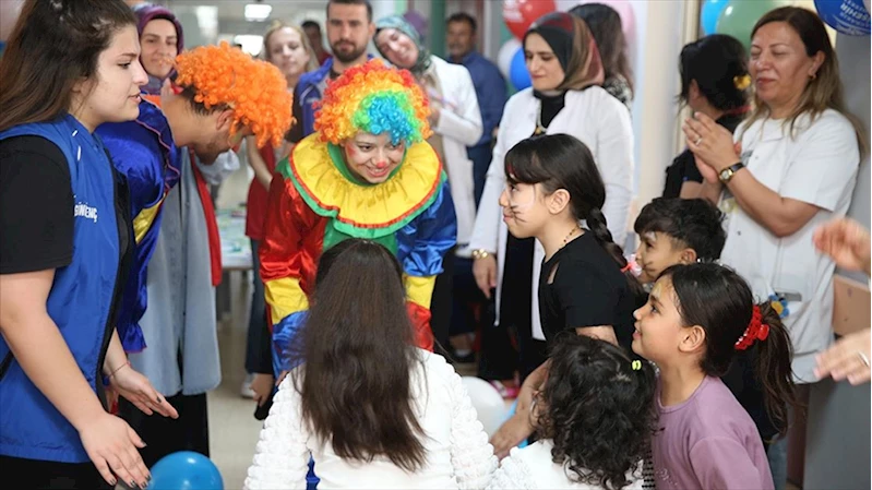 Tedavi gören çocuklara bayram coşkusu yaşatmak için özel ekip oluşturuldu