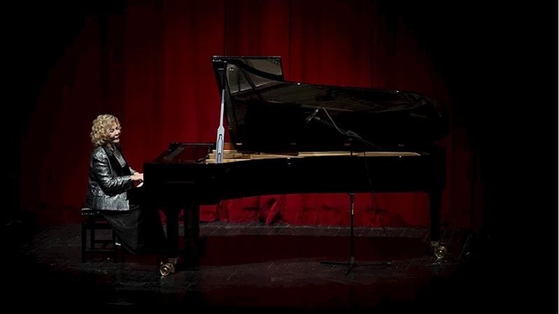 Devlet sanatçısı piyanist Gülsin Onay, mayısta 5 şehirde konser verecek