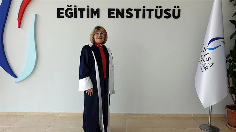 40 yıl sonra üniversiteye dönüp 72 yaşında 