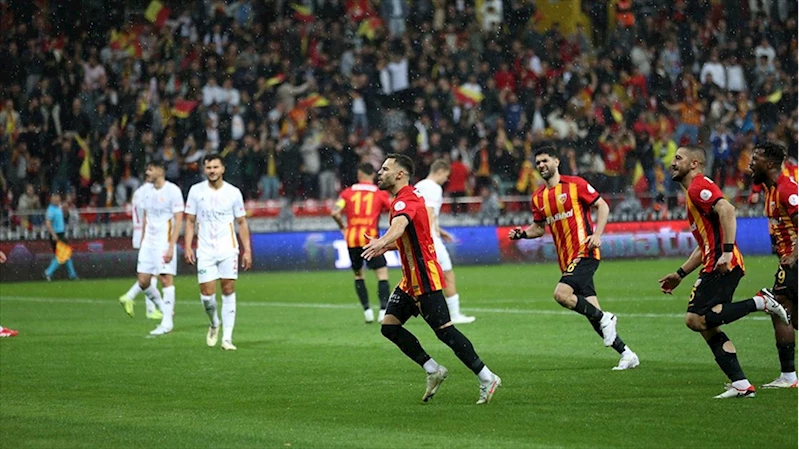 Kayserispor, sahasında Antalyaspor’u 3-1 mağlup etti