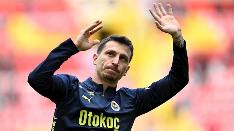 Fenerbahçeli futbolcu Mert Hakan Yandaş hastanede enfeksiyon tedavisi görüyor