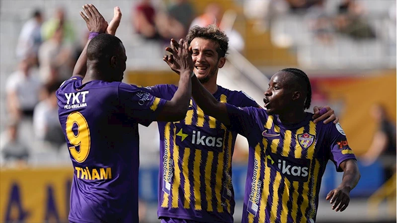Eyüpspor, sahasında Antalyaspor