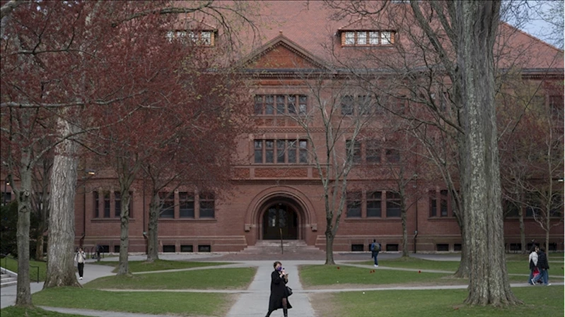 Harvard Üniversitesindeki öğrencilerin yakınları ABD hükümetinin politikalarına tepkili