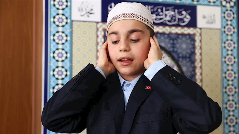 Ezan okuma yarışması birincisi Emir Kayra