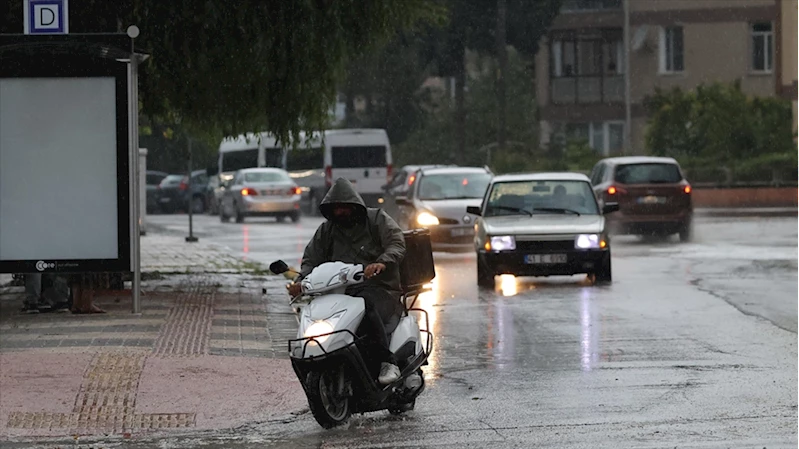 Edirne ve Kırklareli için kuvvetli sağanak, iç kesimler için fırtına uyarısı