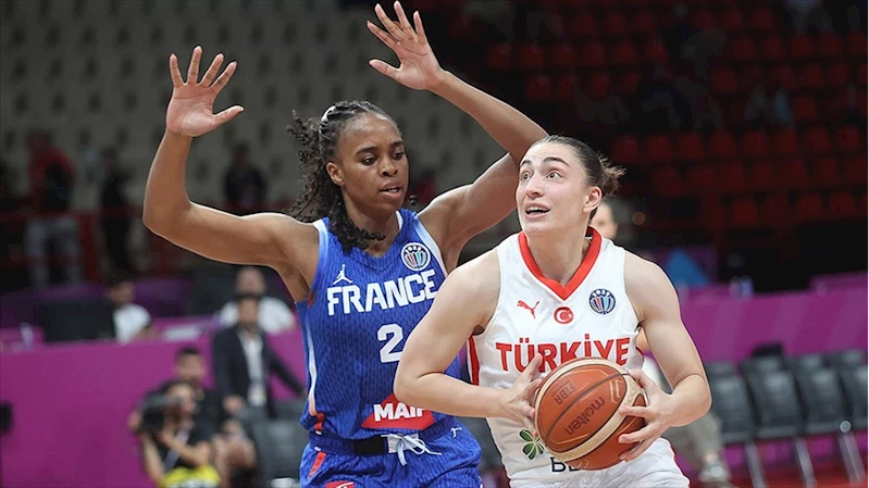 A Milli Kadın Basketbol Takımı, 2025 FIBA Avrupa Şampiyonası A Grubu ilk maçında Fransa