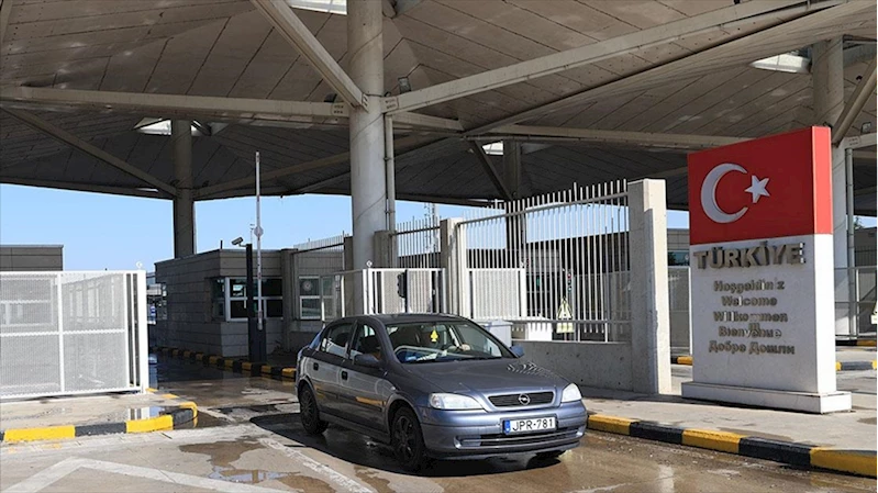 Gurbetçinin vatan sevinci sınırda başlıyor