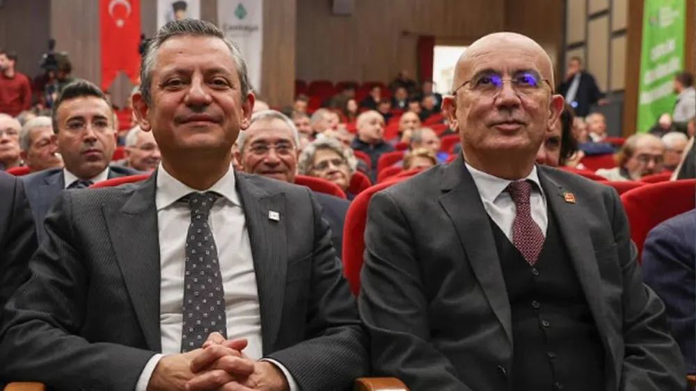 CHP Ankara İl Başkanı Ümit Erkol ve 25 ilçe başkanından Özgür Özel