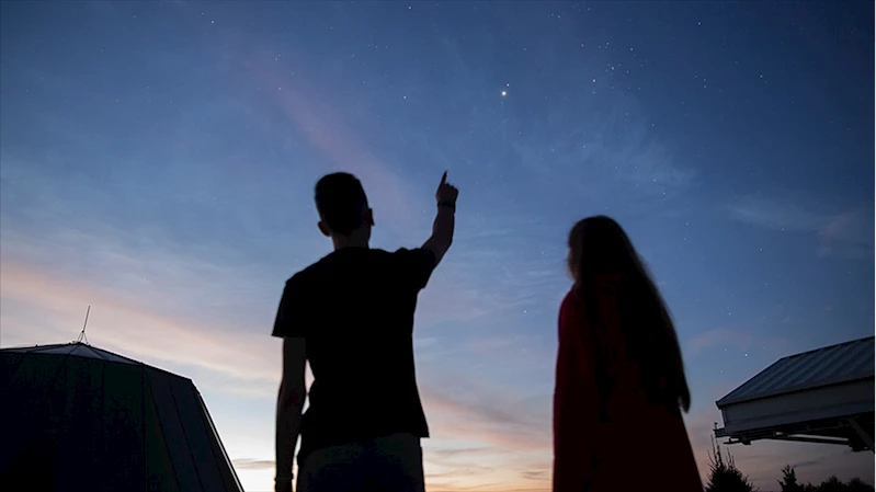 İnsanlar uzun yıllardır gökyüzündeki sıradan nesneleri UFO sanıyor