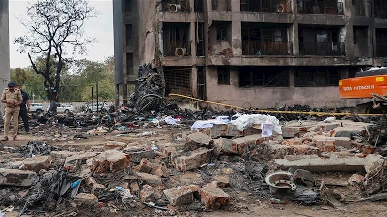 Hindistan’daki uçak kazasına ilişkin ön rapora göre kalkıştan sonra motorlara giden yakıt kesildi