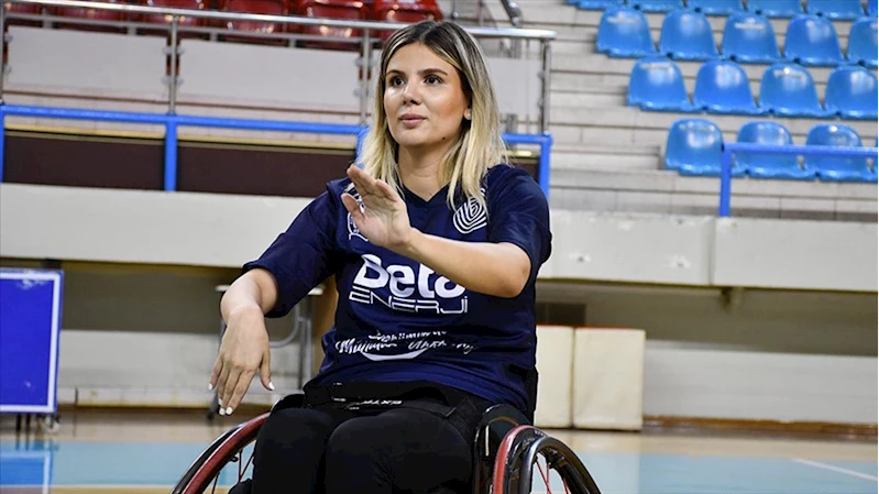 Trafik kazasıyla engelli kalan Azra, basketbolla hayata tutundu