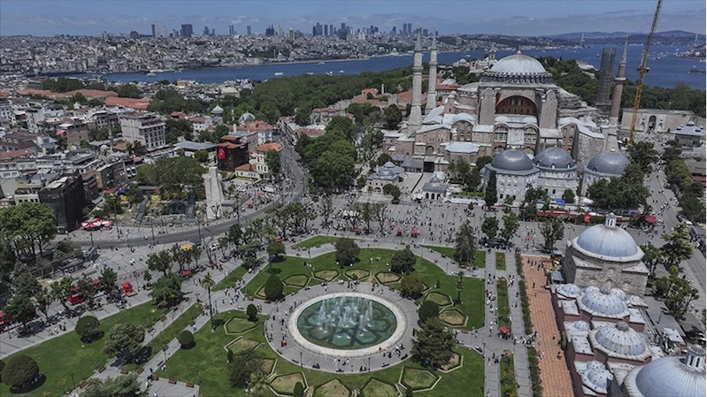 Yerli turistler yılın ilk çeyreğinde 76,4 milyar lira seyahat harcaması yaptı