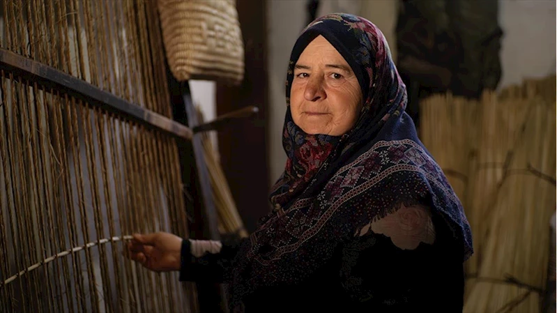 Kispetin yareni zembili 62 yıldır pehlivanlar için dokuyor