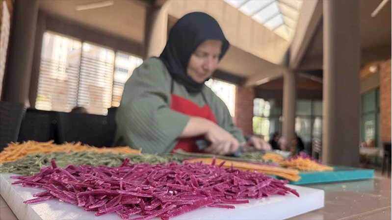 Kooperatif bünyesinde buluşan kadınlar, organik ürünleri katma değerli ürüne dönüştürüyor
