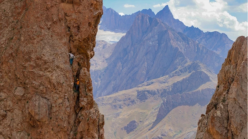 Milli dağcılar Fındık ve Aktuyun, Hakkari