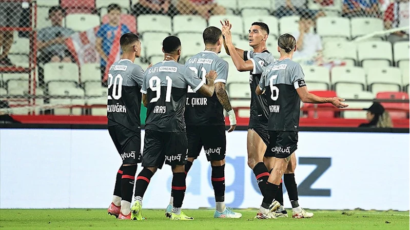 Fatih Karagümrük, deplasmanda Antalyaspor