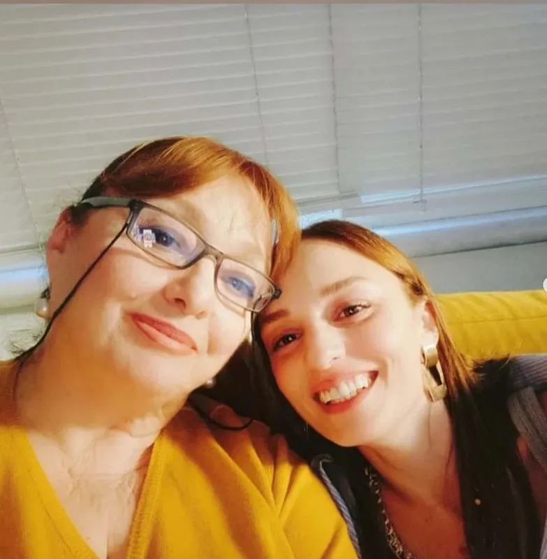 Annesini kaybetmişti! Oyuncu Nilperi Şahinkaya’dan endişelendiren paylaşım! Kısa süre sonra sildi