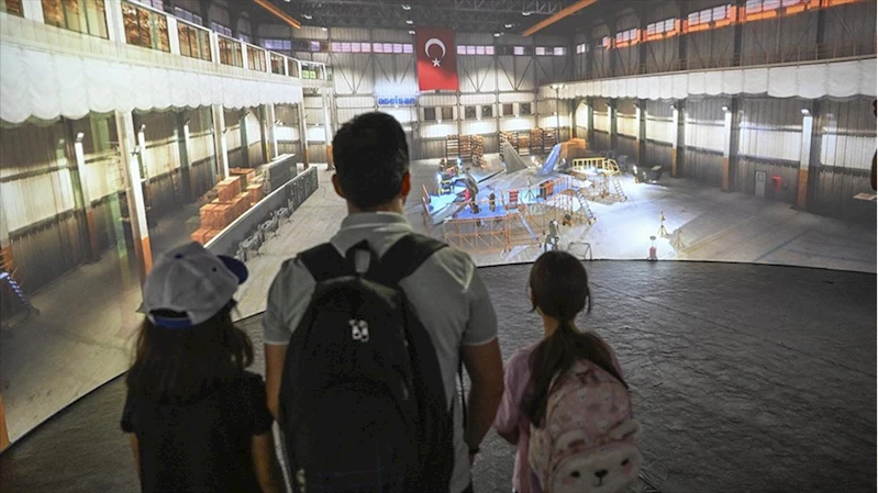 TEKNOFEST ziyaretçileri oluşturulan özel alanda Çelik Kubbe