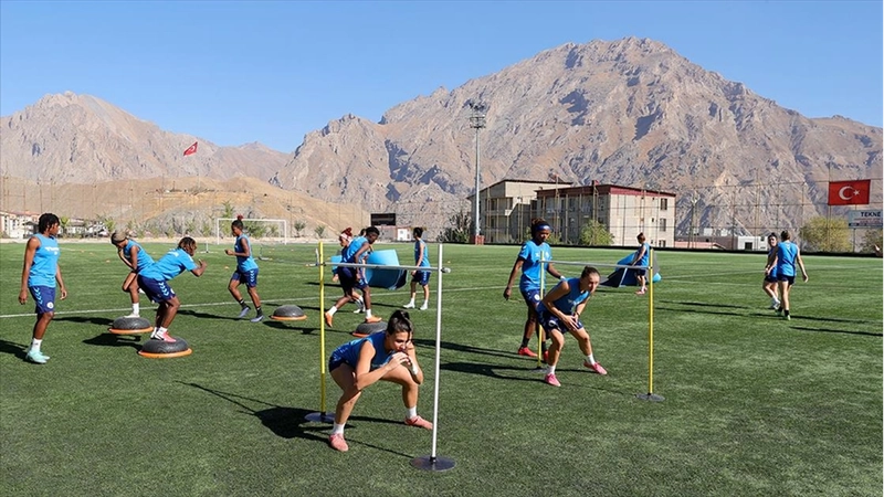 Hakkarigücü Kadın Futbol Takımı yeni sezona iddialı hazırlanıyor