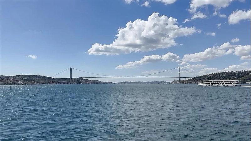 İstanbul Boğazı, yedekli gemi geçişi nedeniyle çift yönlü olarak gemi trafiğine kapatıldı