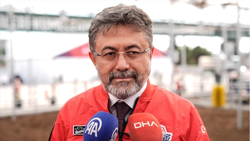 Tarım ve Orman Bakanı Yumaklı: Tarımsal üretimin teknolojinin etrafında birleşmesi gerektiğini her zaman ifade ediyoruz