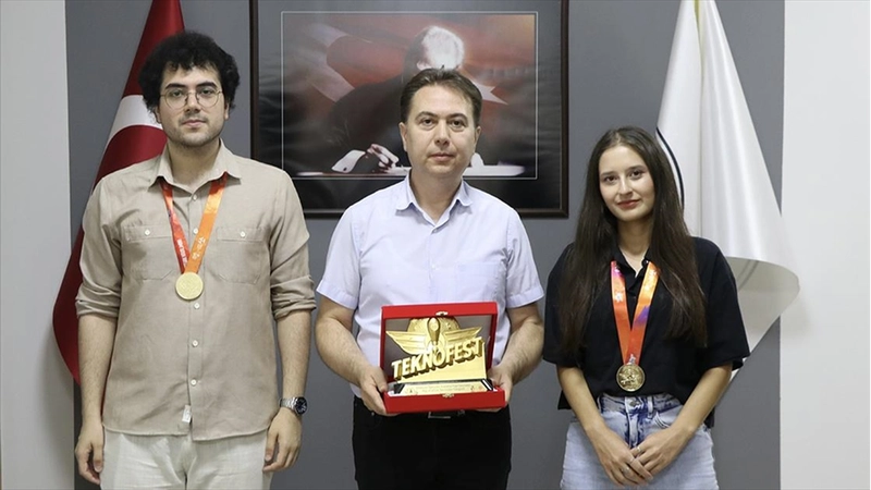 Genç mühendislerin Türkçe dil destekli yazılımı TEKNOFEST ödülü getirdi