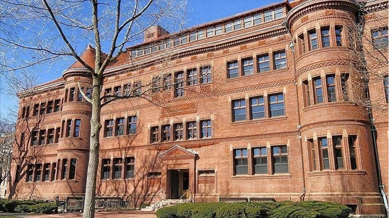 ABD yönetimi, Harvard Üniversitesine sağlanacak federal fonları durdurmak için harekete geçti